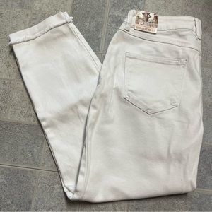 NWT Sincerely Jules Super High Rise White Mom Jeans